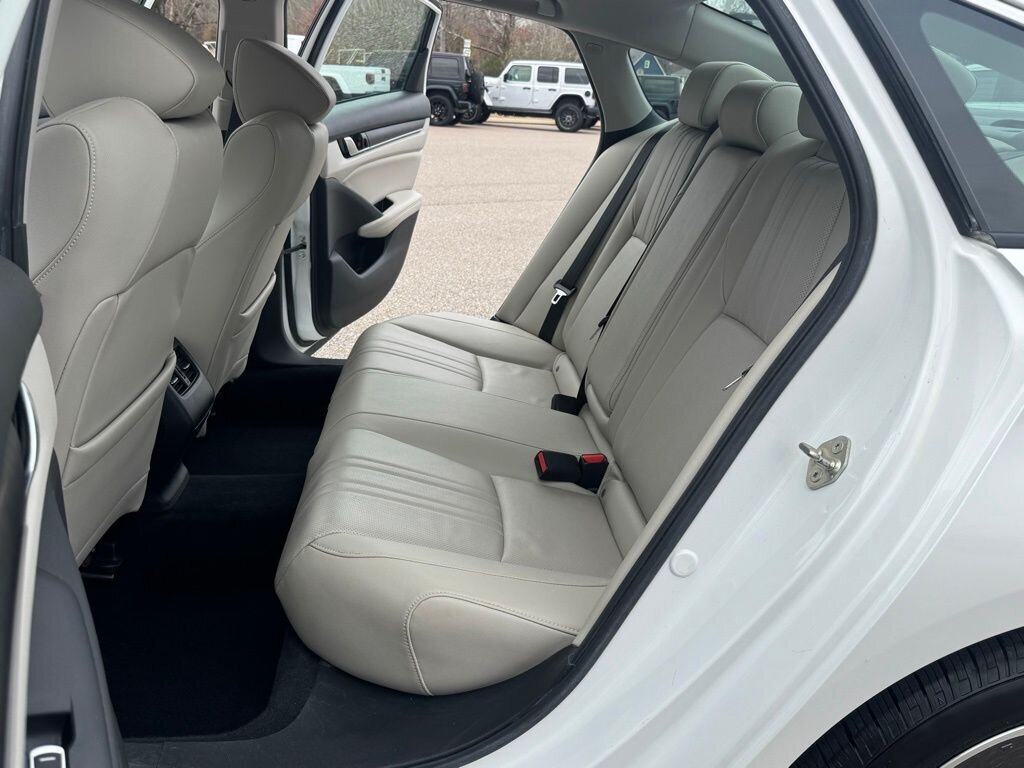 2019 Honda Accord EX-L   - Photo 38 - Martin, TN 38237