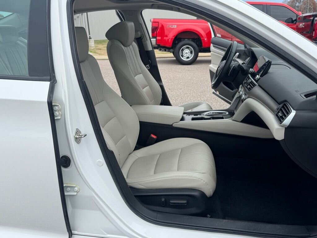 2019 Honda Accord EX-L   - Photo 44 - Martin, TN 38237