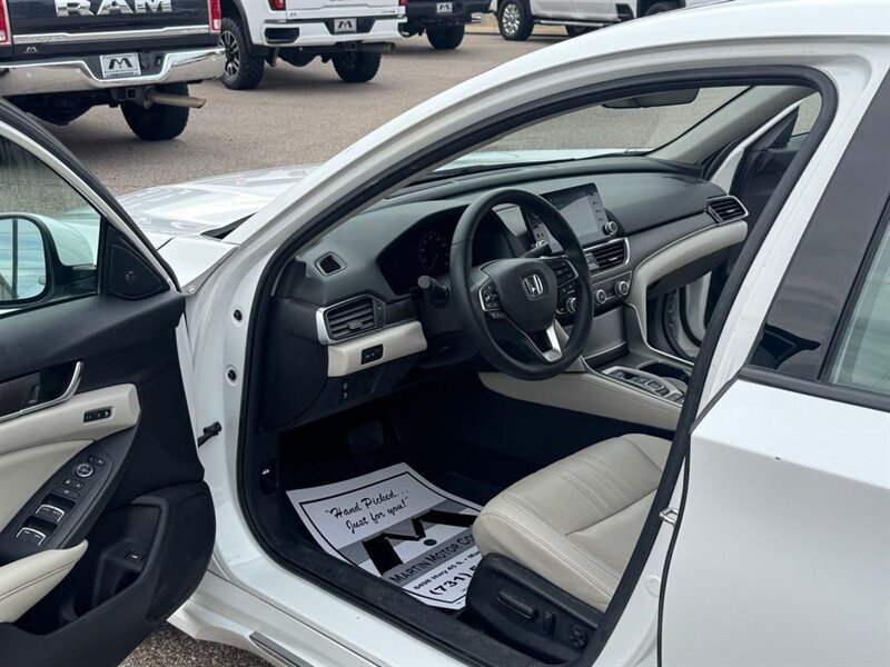 2019 Honda Accord EX-L   - Photo 2 - Martin, TN 38237