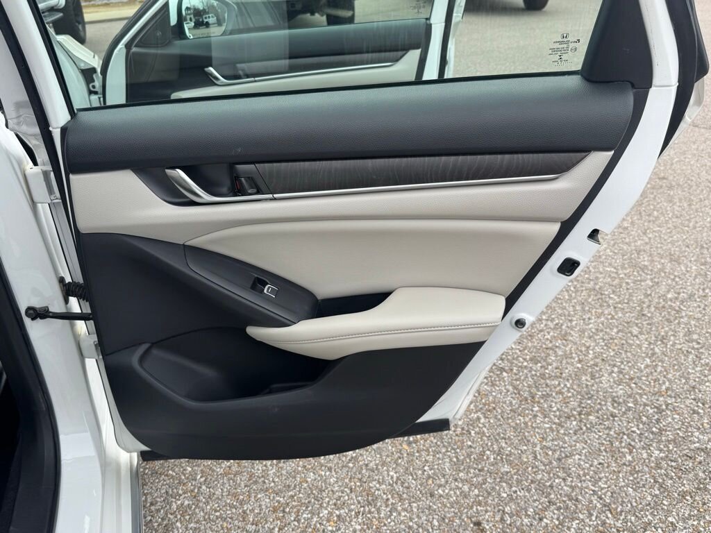2019 Honda Accord EX-L   - Photo 42 - Martin, TN 38237