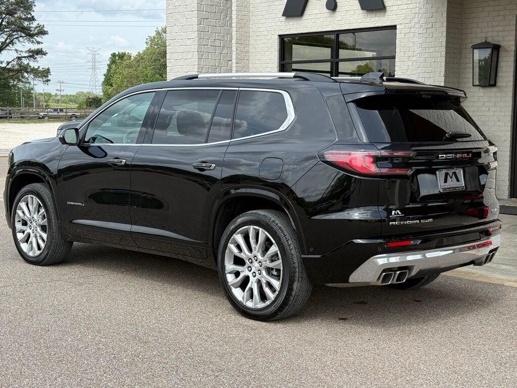 2024 GMC Acadia Denali   - Photo 7 - Martin, TN 38237