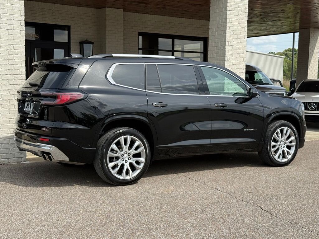 2024 GMC Acadia Denali   - Photo 5 - Martin, TN 38237