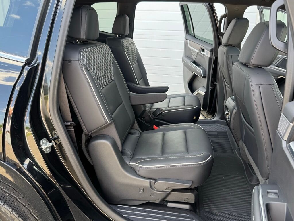 2024 GMC Acadia Denali - Photo 38 - Martin, TN 38237