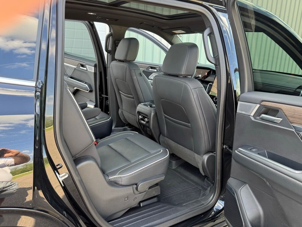 2024 GMC Acadia Denali - Photo 37 - Martin, TN 38237