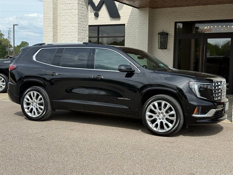 2024 GMC Acadia Denali   - Photo 2 - Martin, TN 38237
