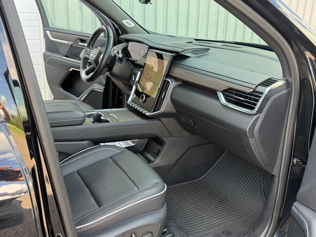 2024 GMC Acadia Denali - Photo 40 - Martin, TN 38237