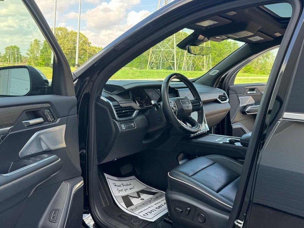 2024 GMC Acadia Denali - Photo 16 - Martin, TN 38237