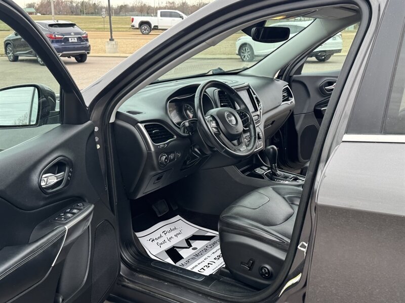 2019 Jeep Cherokee Limited   - Photo 2 - Martin, TN 38237