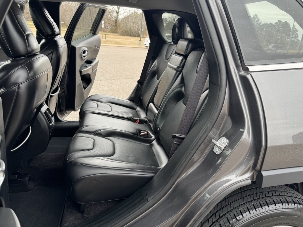 2019 Jeep Cherokee Limited   - Photo 33 - Martin, TN 38237