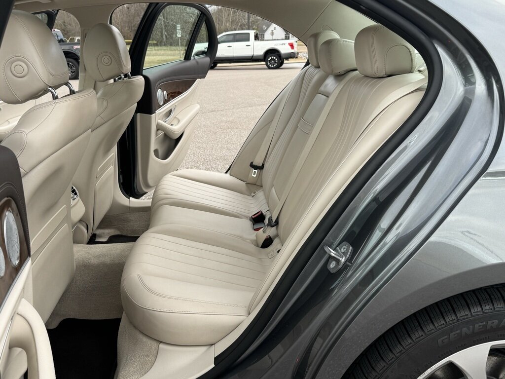 2018 Mercedes-Benz E 300   - Photo 37 - Martin, TN 38237