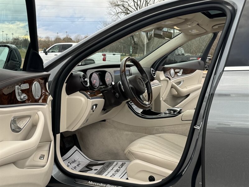 2018 Mercedes-Benz E 300   - Photo 2 - Martin, TN 38237