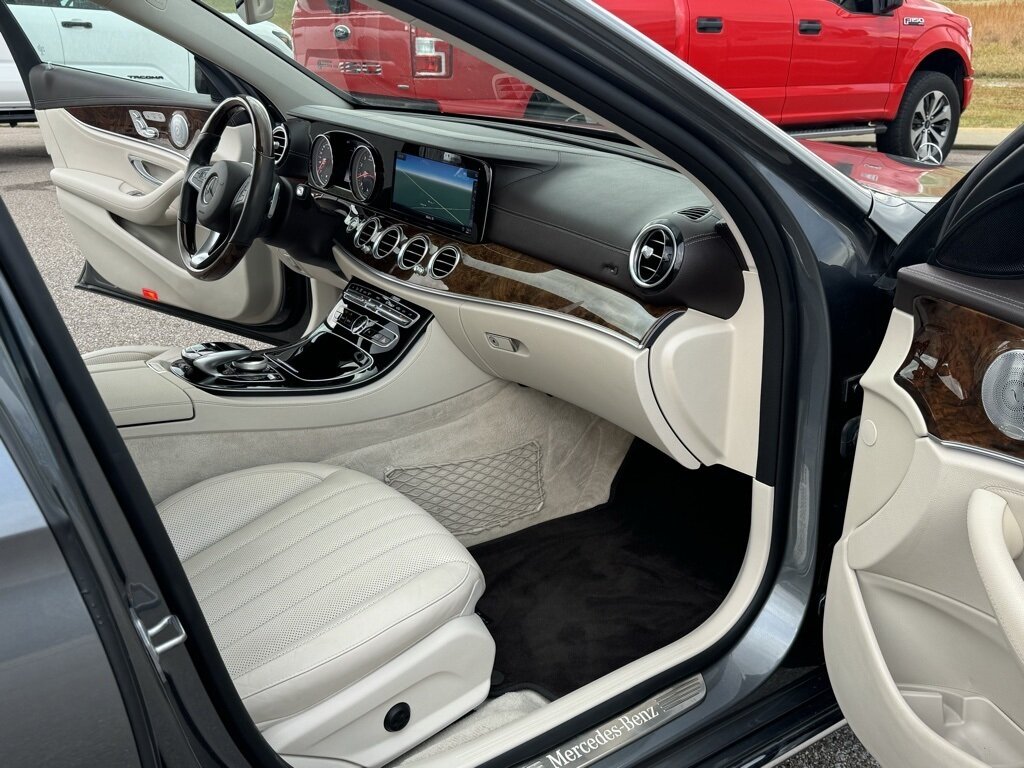 2018 Mercedes-Benz E 300   - Photo 43 - Martin, TN 38237