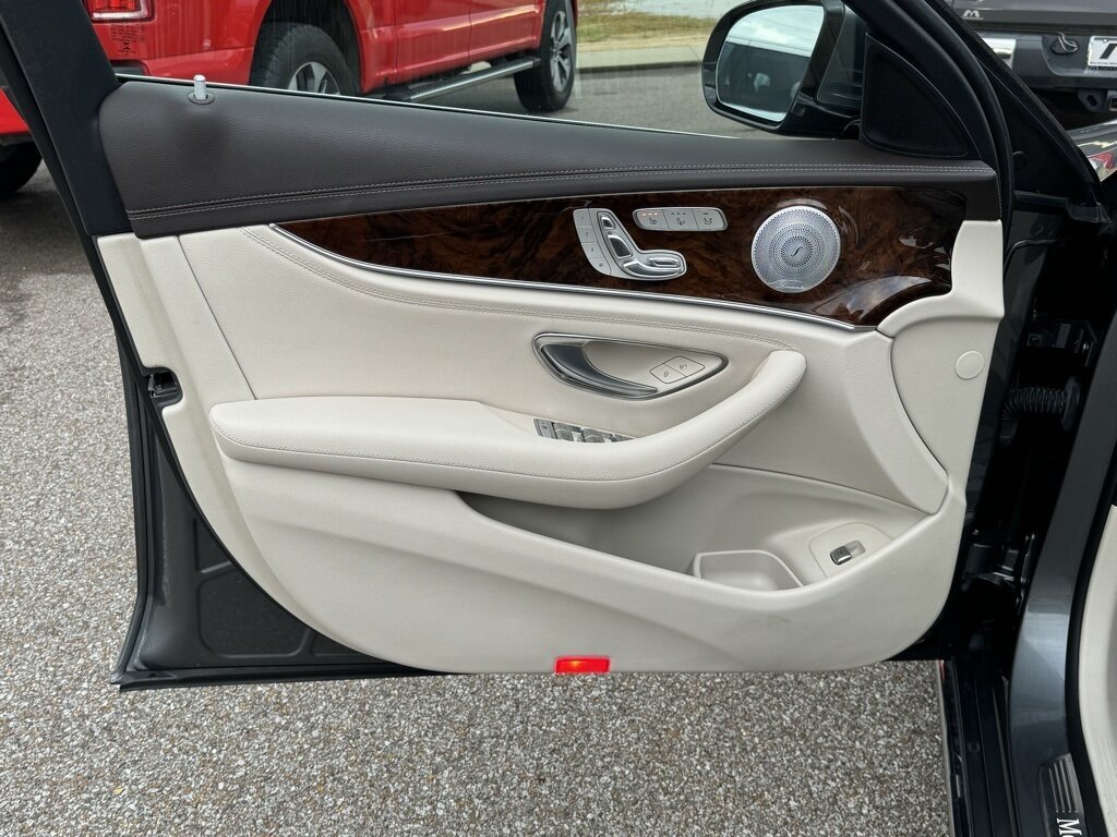 2018 Mercedes-Benz E 300   - Photo 35 - Martin, TN 38237