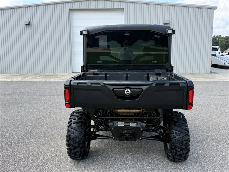 2023 Can-Am Defender Limited HD10 - Photo 4 - Martin, TN 38237
