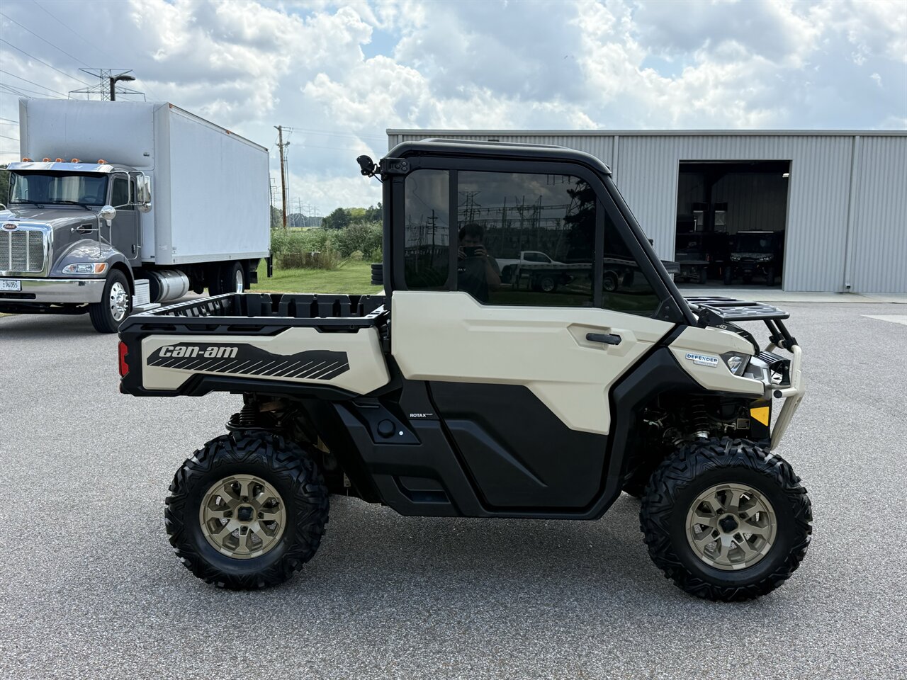 2023 Can-Am Defender Limited HD10 - Photo 6 - Martin, TN 38237