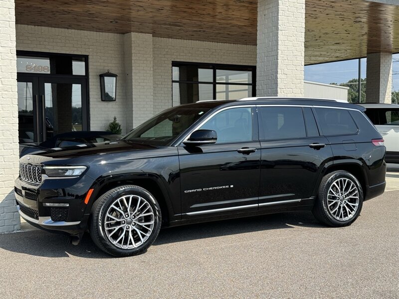 2021 Jeep Grand Cherokee L Summit   - Photo 4 - Martin, TN 38237