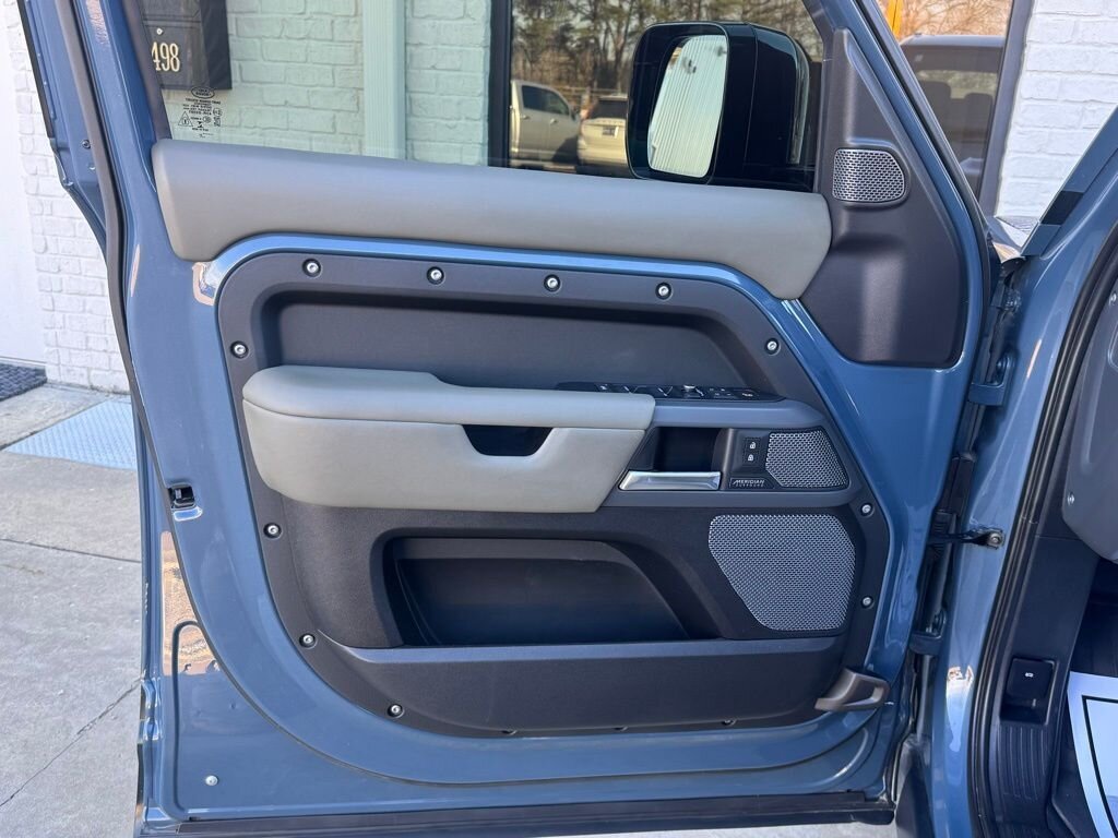 2021 Land Rover Defender X-Dynamic HSE   - Photo 35 - Martin, TN 38237