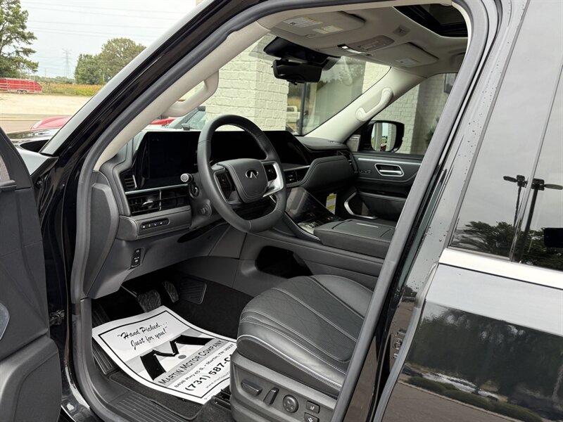 2025 INFINITI QX80 SENSORY  