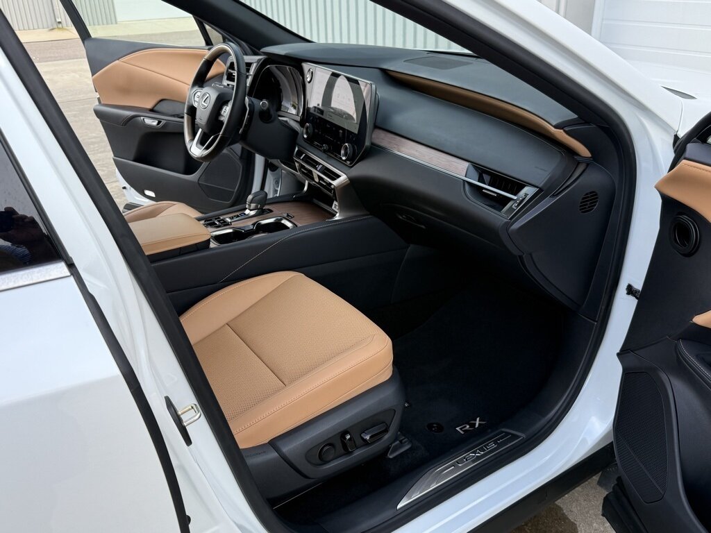 2025 Lexus RX 350 350 Premium   - Photo 35 - Martin, TN 38237