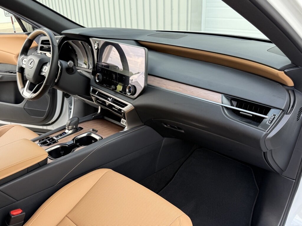 2025 Lexus RX 350 350 Premium   - Photo 37 - Martin, TN 38237