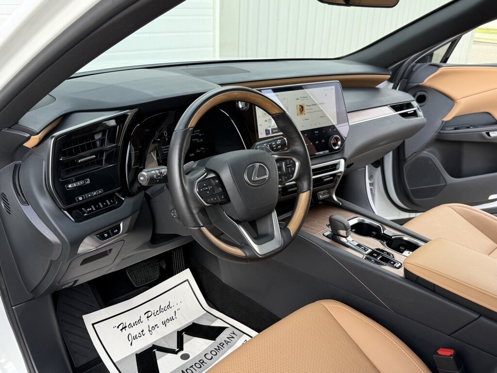 2025 Lexus RX 350 350 Premium   - Photo 15 - Martin, TN 38237