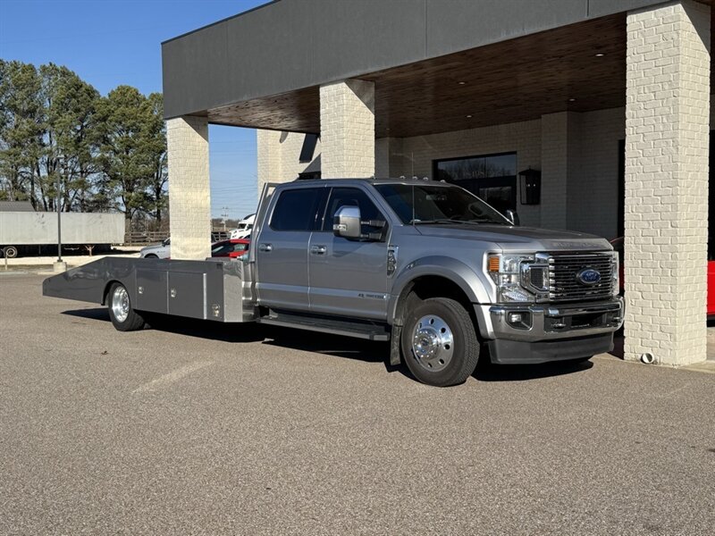 2022 Ford F-450 Super Duty Lariat's photo