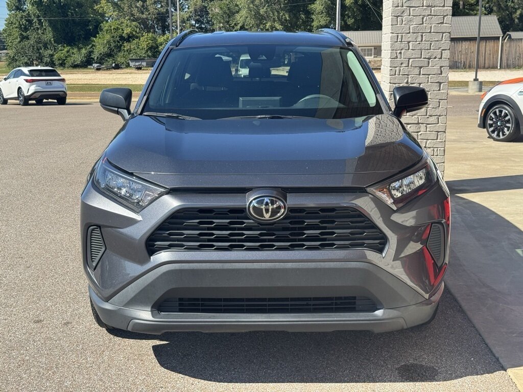 2021 Toyota RAV4 LE photo 17