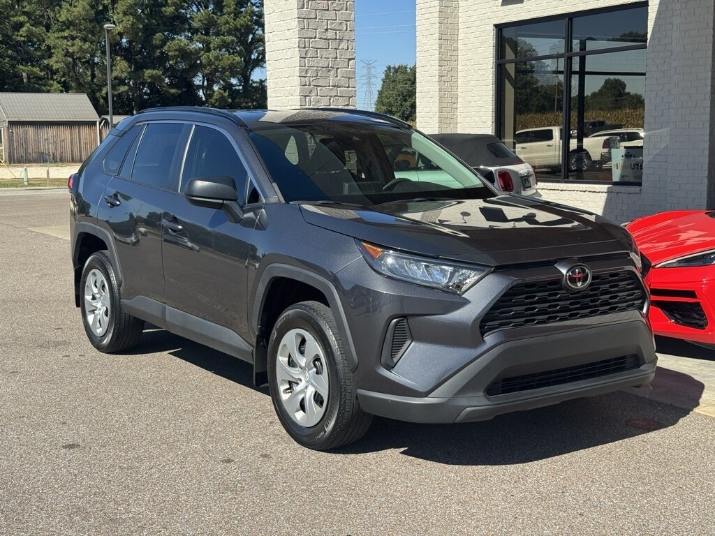 2021 Toyota RAV4 LE photo 16