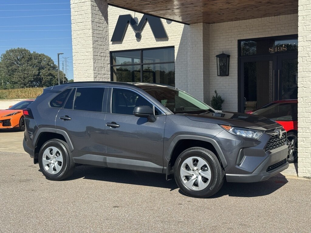 2021 Toyota RAV4 LE photo 15