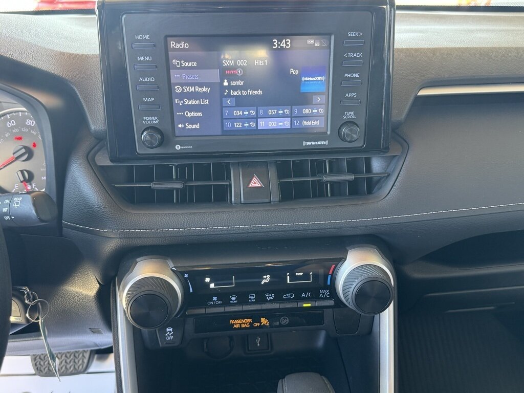 2021 Toyota RAV4 LE photo 25