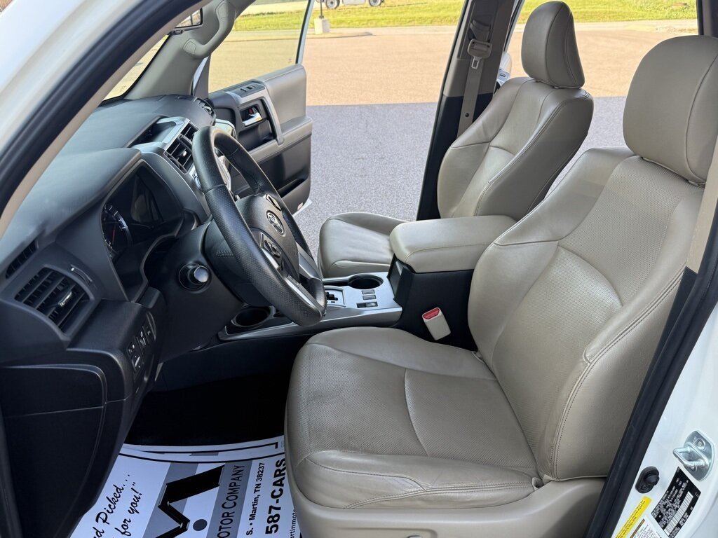 2019 Toyota 4Runner Limited - Photo 16 - Martin, TN 38237