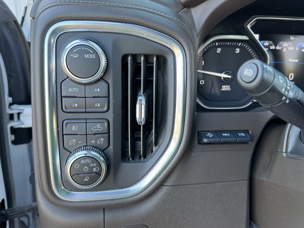2022 GMC Sierra 2500HD Denali   - Photo 34 - Martin, TN 38237