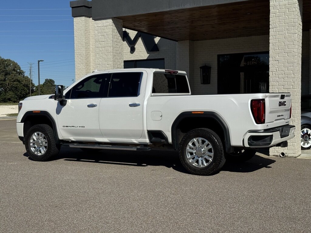 2022 GMC Sierra 2500HD Denali   - Photo 9 - Martin, TN 38237
