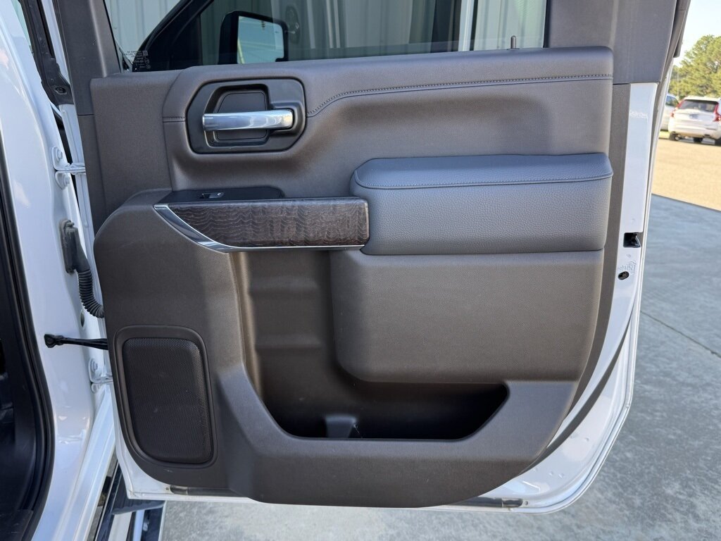 2022 GMC Sierra 2500HD Denali   - Photo 44 - Martin, TN 38237