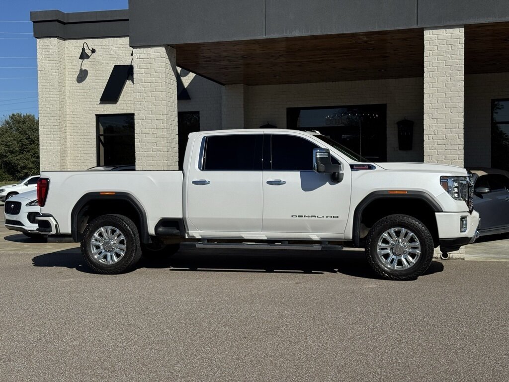 2022 GMC Sierra 2500HD Denali   - Photo 17 - Martin, TN 38237