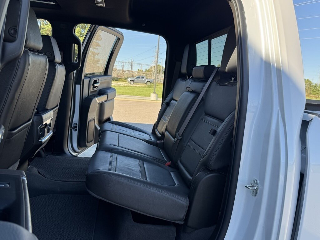 2022 GMC Sierra 2500HD Denali   - Photo 40 - Martin, TN 38237