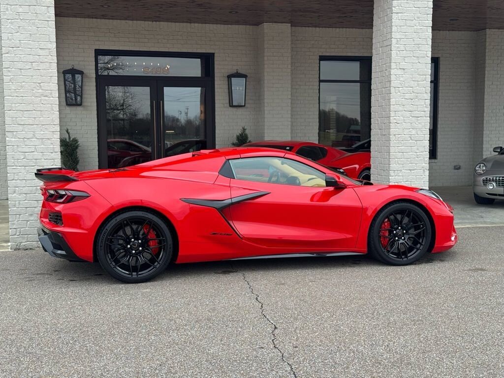 2023 Chevrolet Corvette Z06 3LZ - Photo 6 - Martin, TN 38237