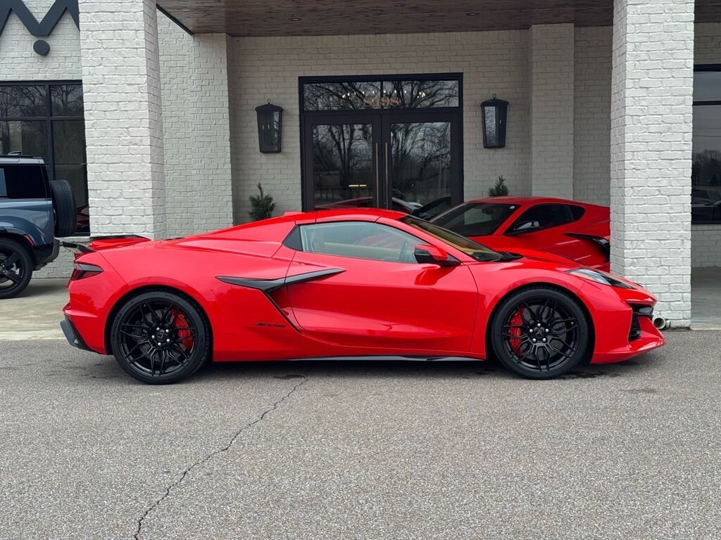 2023 Chevrolet Corvette Z06 3LZ - Photo 5 - Martin, TN 38237