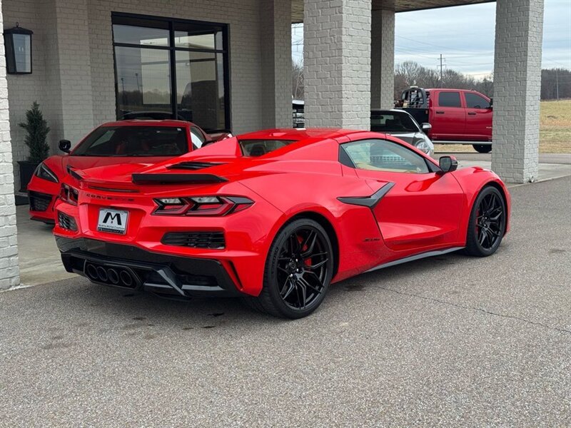 2023 Chevrolet Corvette Z06 3LZ - Photo 3 - Martin, TN 38237
