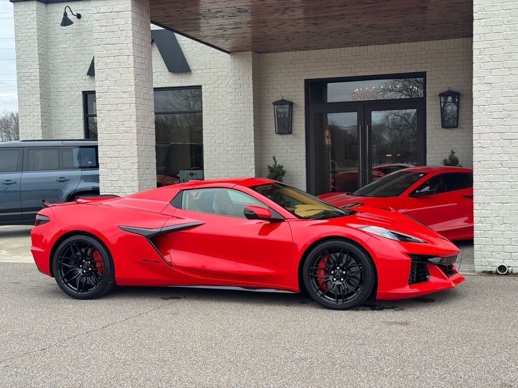 2023 Chevrolet Corvette Z06 3LZ - Photo 7 - Martin, TN 38237