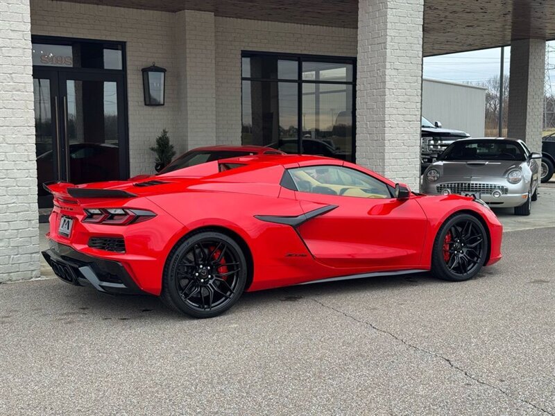 2023 Chevrolet Corvette Z06 3LZ - Photo 4 - Martin, TN 38237