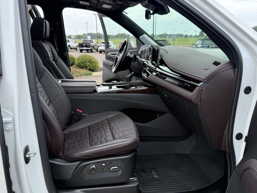 2024 Cadillac Escalade Sport Platinum   - Photo 43 - Martin, TN 38237
