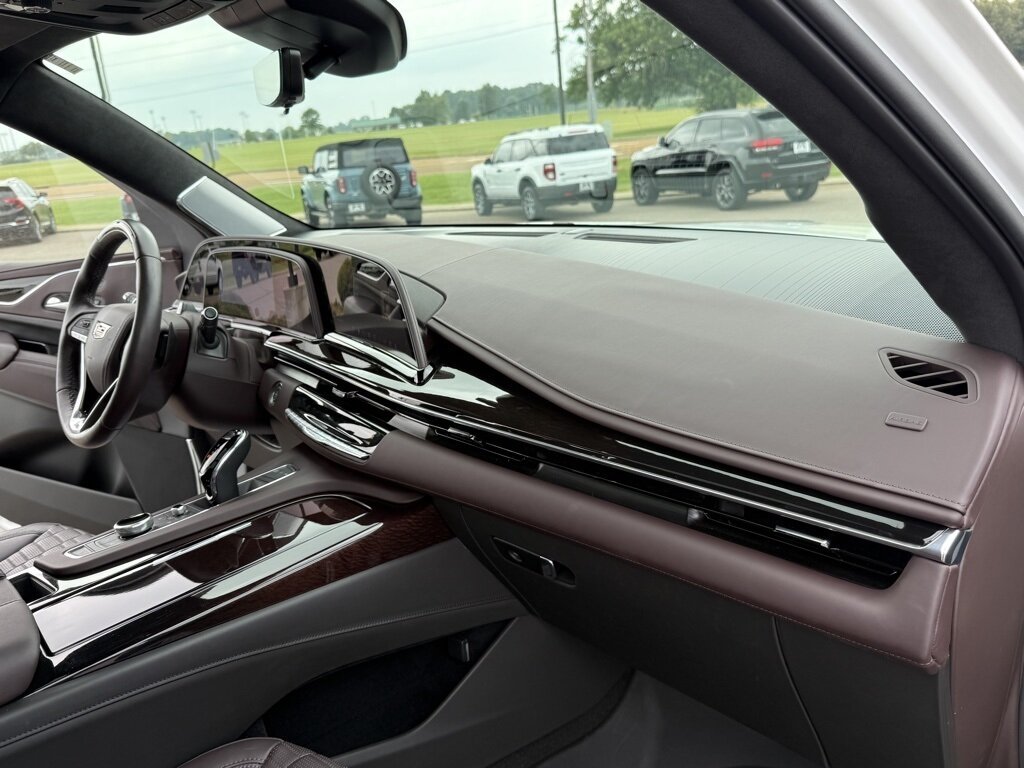 2024 Cadillac Escalade Sport Platinum   - Photo 44 - Martin, TN 38237