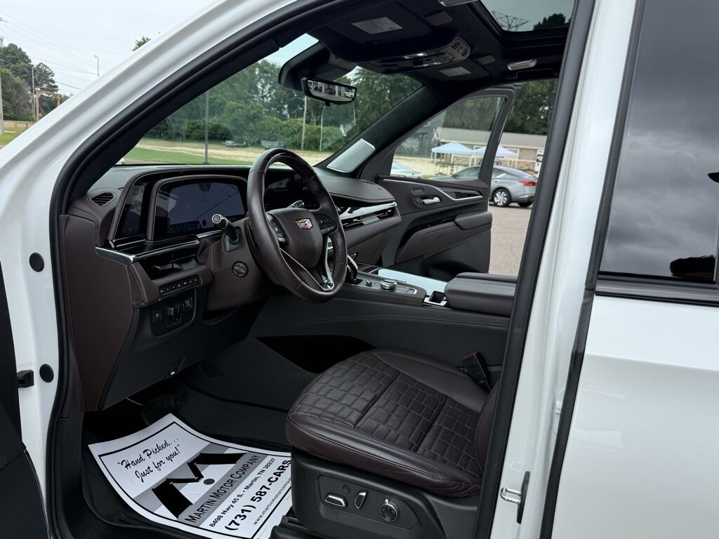 2024 Cadillac Escalade Sport Platinum   - Photo 17 - Martin, TN 38237