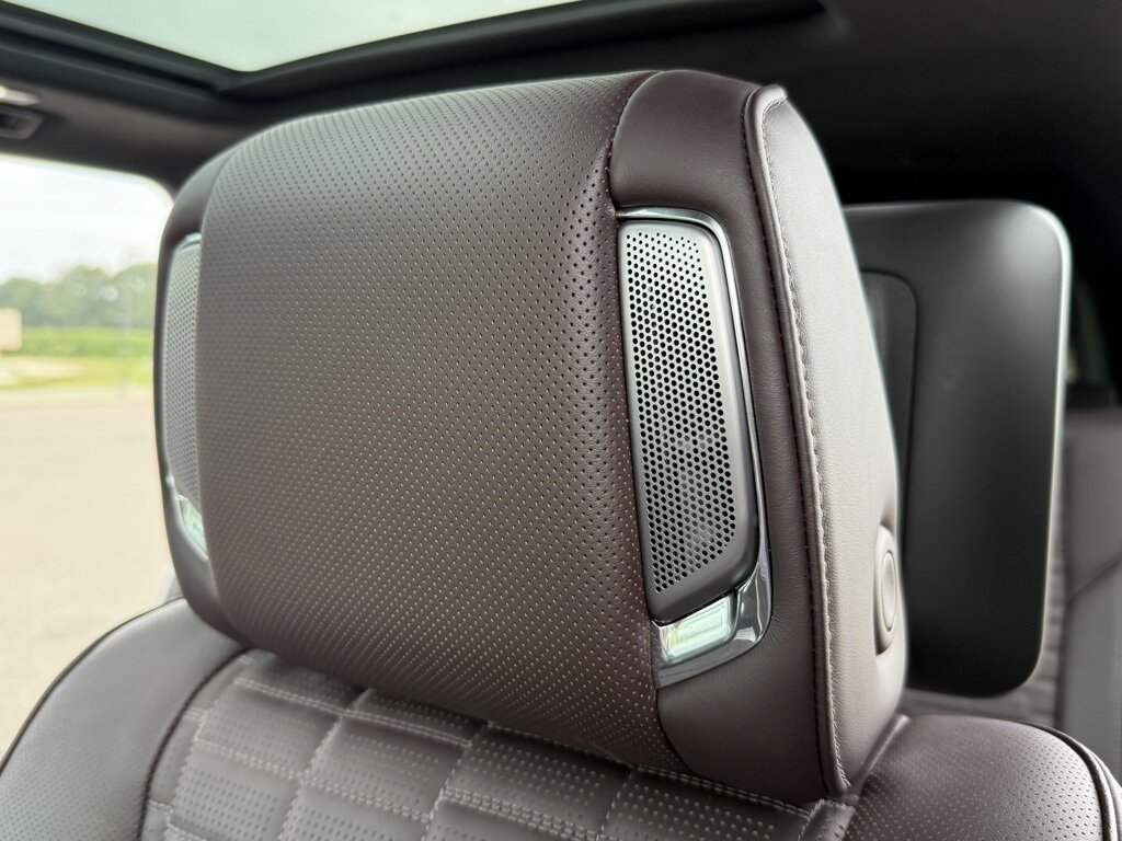 2024 Cadillac Escalade Sport Platinum   - Photo 32 - Martin, TN 38237