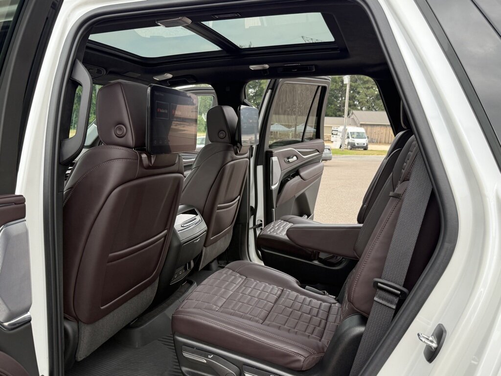2024 Cadillac Escalade Sport Platinum   - Photo 34 - Martin, TN 38237