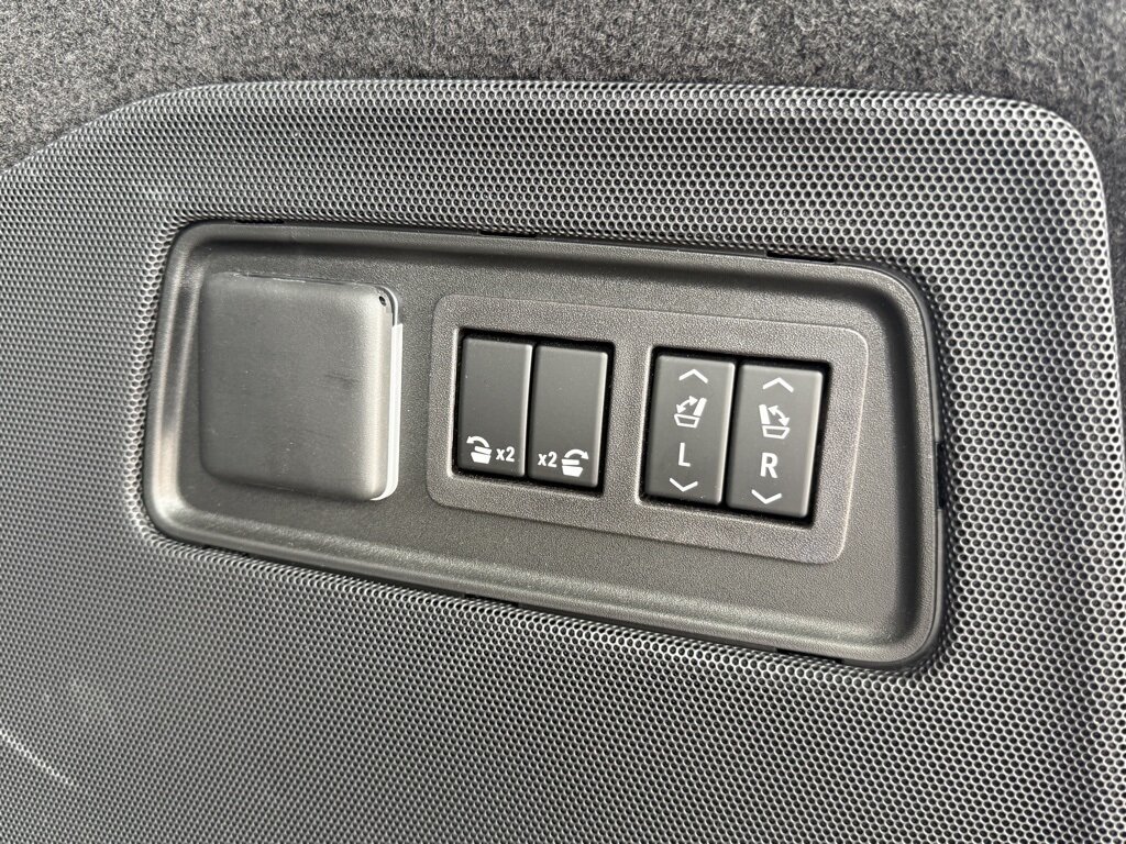 2024 Cadillac Escalade Sport Platinum   - Photo 49 - Martin, TN 38237