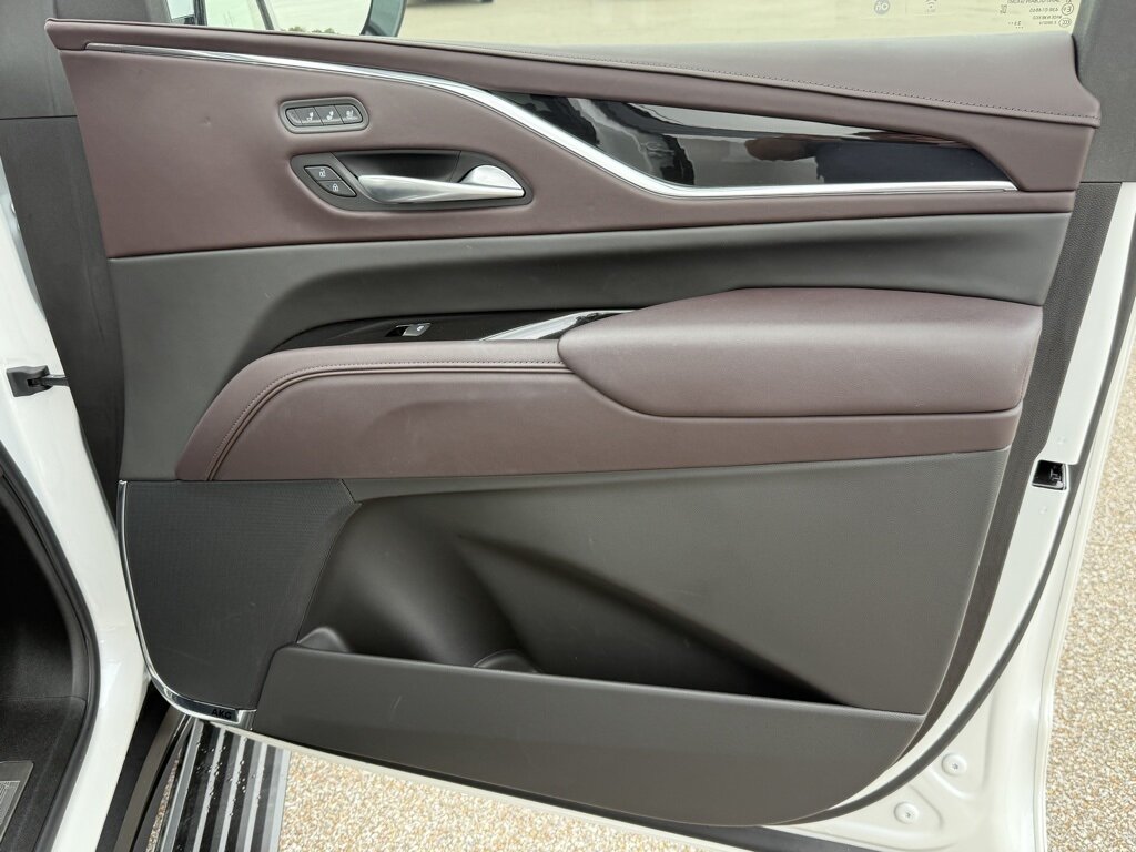 2024 Cadillac Escalade Sport Platinum   - Photo 46 - Martin, TN 38237