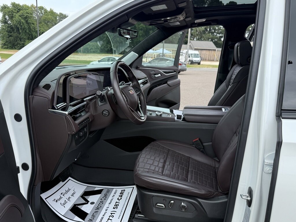 2024 Cadillac Escalade Sport Platinum   - Photo 18 - Martin, TN 38237