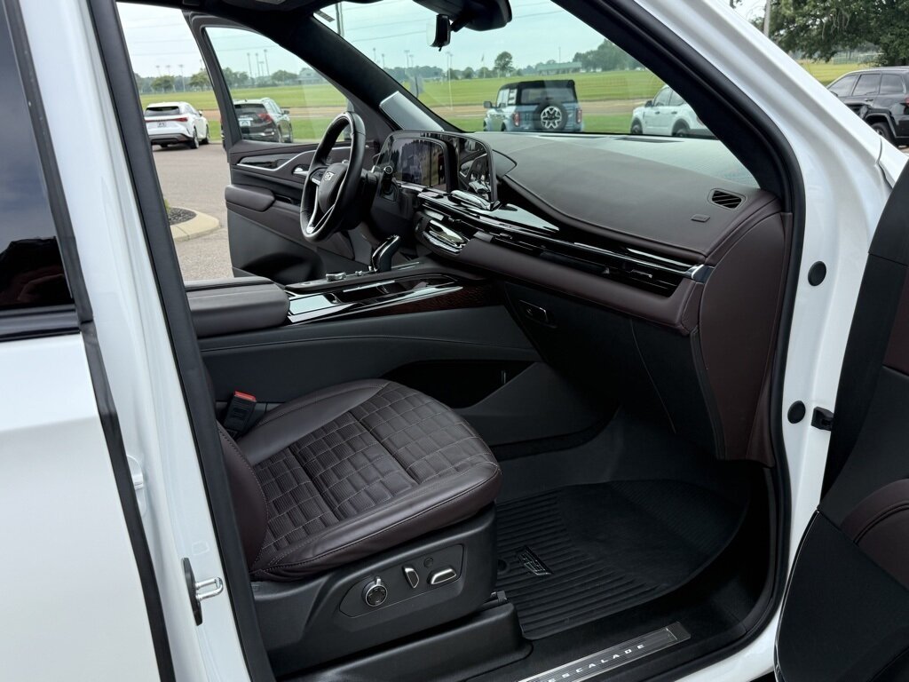2024 Cadillac Escalade Sport Platinum   - Photo 42 - Martin, TN 38237